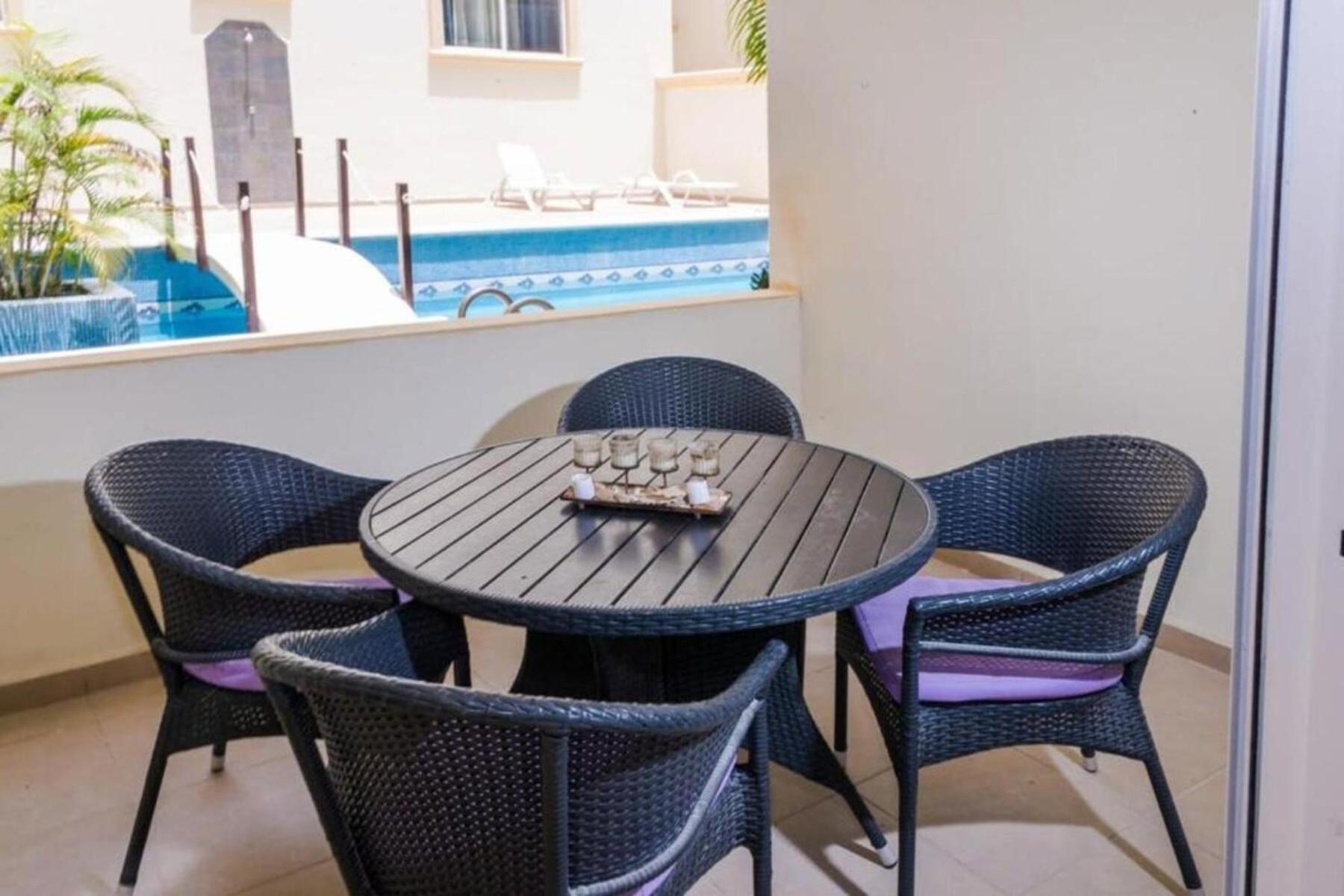 Apartment Modern Condo, Just Steps To Mamitas & 5th *