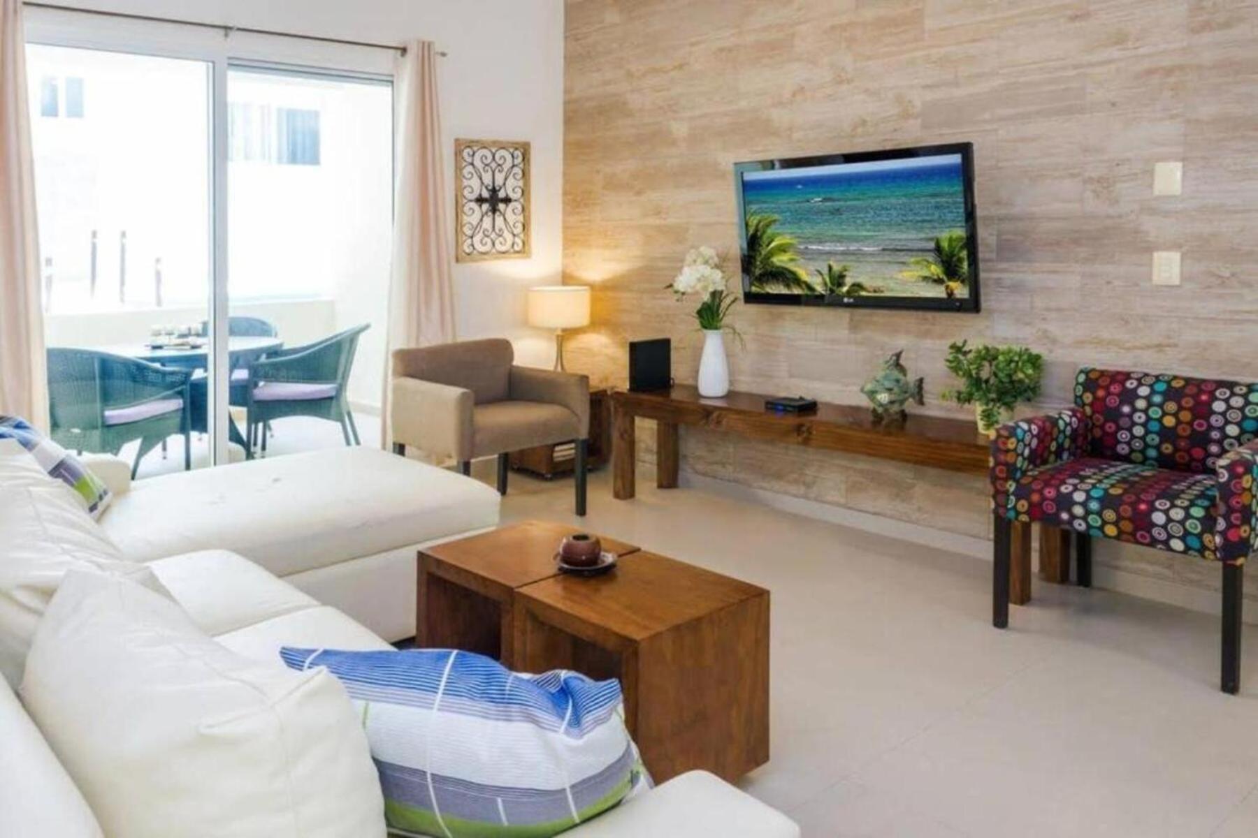 Apartment Modern Condo, Just Steps To Mamitas & 5th Playa del Carmen
